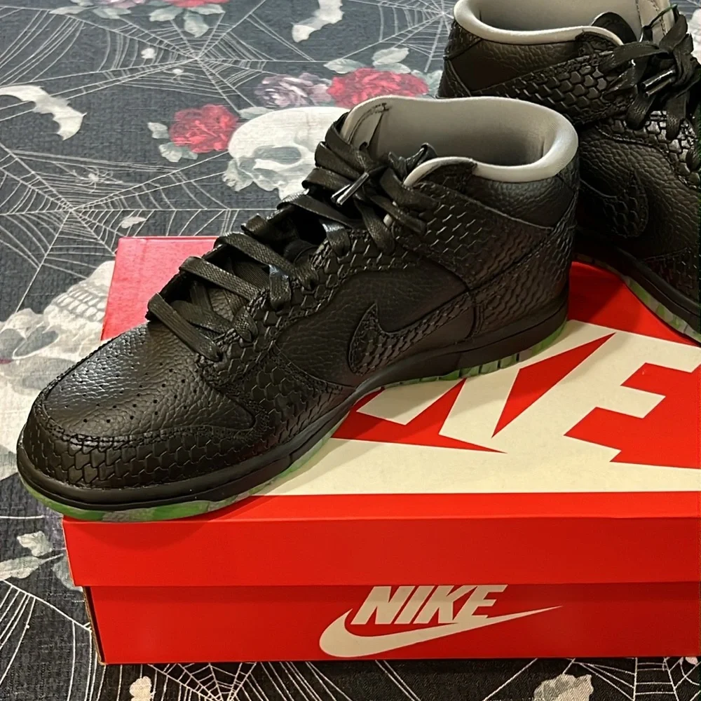 DS NIKE DUNK MID PREMIUM BLACK/GREY/GREEN HEADLESS HORSEMAN SZ MENS 8.5 NWT - Picture 6 of 10